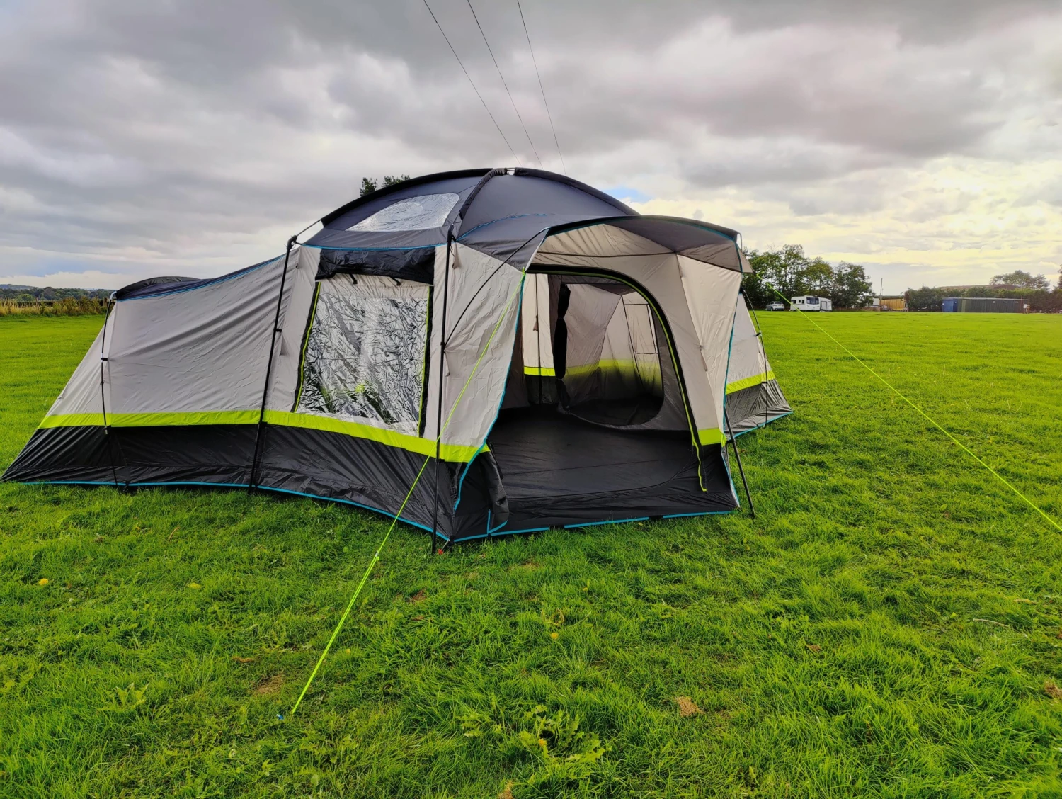 OLPRO Hive 6 Berth Poled Tent - Image 3