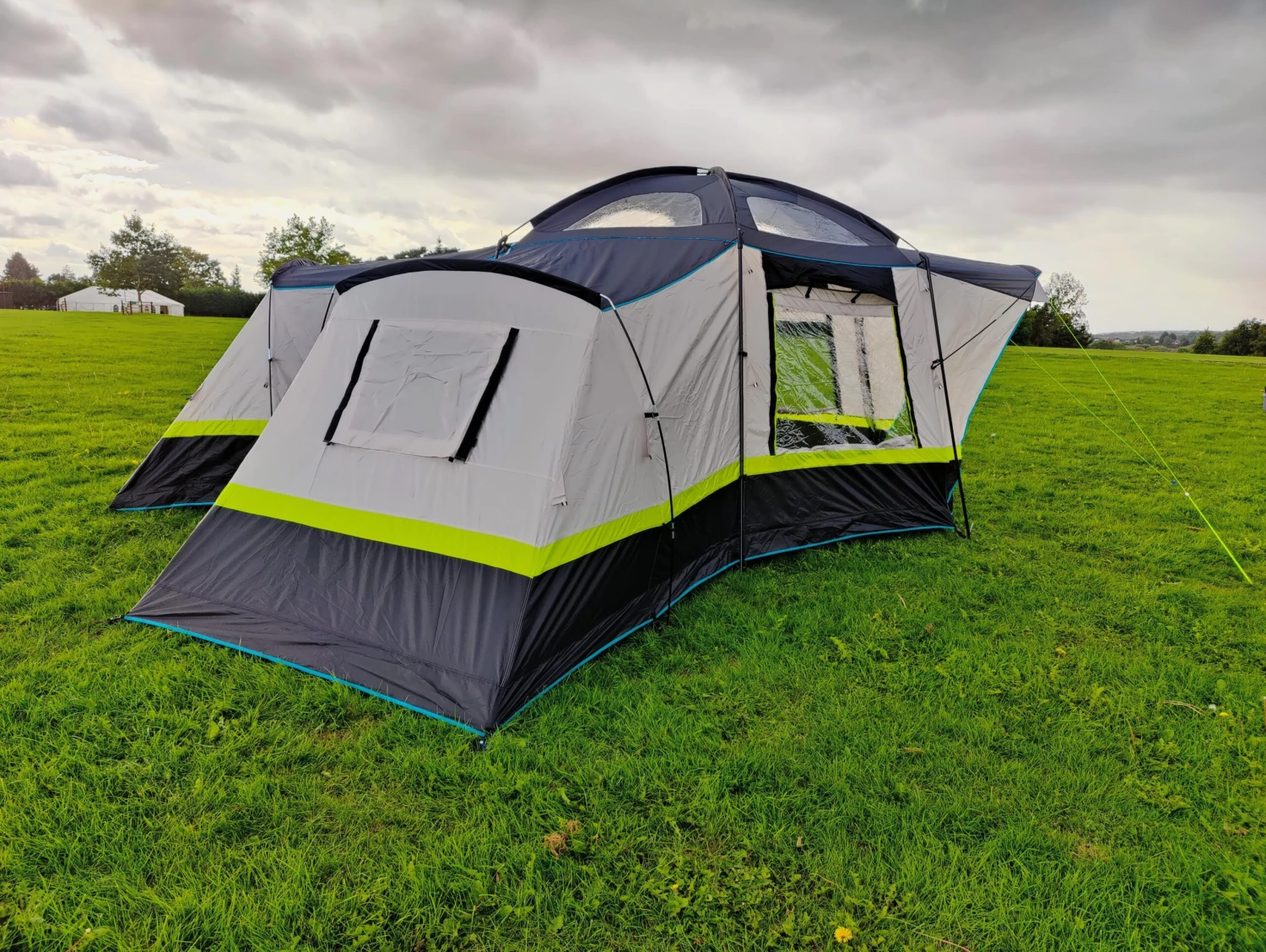 OLPRO Hive 6 Berth Poled Tent - Image 5